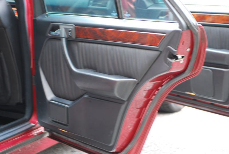 メルセデスベンツ Eクラス(ミディアム) 500E ﾎﾟﾙｼｪﾗｲﾝ　後期仕様 LTD仕様17ｲﾝﾁAW 黒革ｼｰﾄ ｻﾝﾙｰﾌ 4人乗り ﾅﾋﾞTV ｷｾﾉﾝ 左H