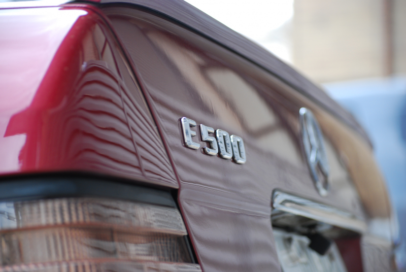 メルセデスベンツ Eクラス(ミディアム) 500E ﾎﾟﾙｼｪﾗｲﾝ　後期仕様 LTD仕様17ｲﾝﾁAW 黒革ｼｰﾄ ｻﾝﾙｰﾌ 4人乗り ﾅﾋﾞTV ｷｾﾉﾝ 左H