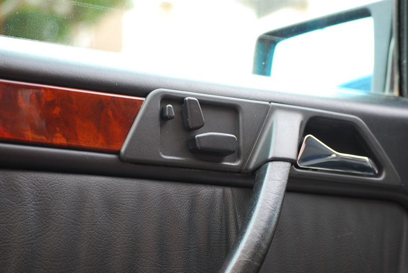 メルセデスベンツ Eクラス(ミディアム) 500E ﾎﾟﾙｼｪﾗｲﾝ　後期仕様 LTD仕様17ｲﾝﾁAW 黒革ｼｰﾄ ｻﾝﾙｰﾌ 4人乗り ﾅﾋﾞTV ｷｾﾉﾝ 左H