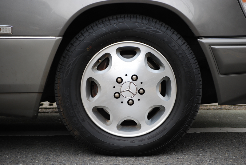 メルセデスベンツ Eクラス E400 正規ディーラー車 後期 左H 純正オーディオ ETC 純正AW 整備明細アリ