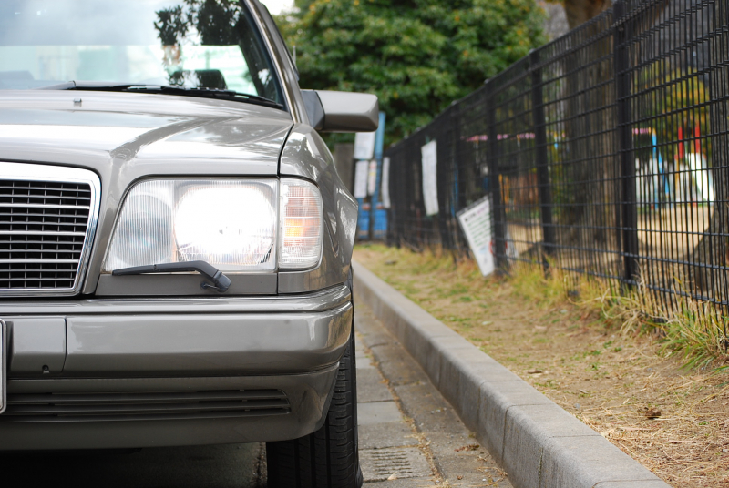 メルセデスベンツ Eクラス E400 正規ディーラー車 後期 左H 純正オーディオ ETC 純正AW 整備明細アリ