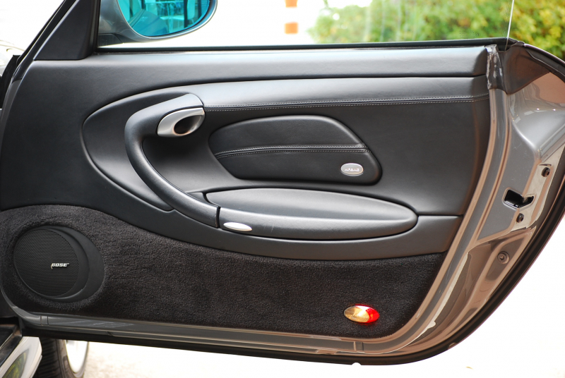 ポルシェ 911(Type996) ﾀｰﾎﾞ ﾃｨﾌﾟﾄﾛﾆｯｸS　正規ﾃﾞｨｰﾗｰ車 左H 黒革ｼｰﾄ ｽﾗｲﾃﾞｨﾝｸﾞﾙｰﾌ ﾅﾋﾞTV ｷｾﾉﾝﾗｲﾄ 純正18ｲﾝﾁﾀｰﾎﾞAW TIP