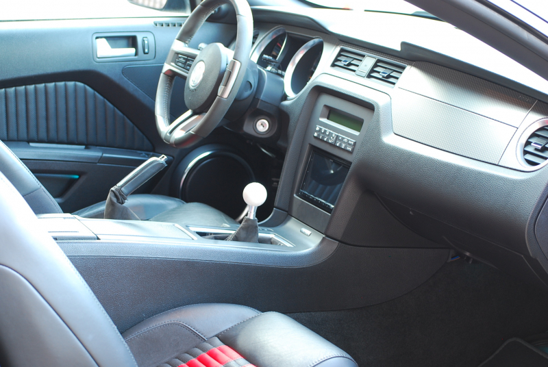 フォード マスタング ｼｪﾙﾋﾞｰGT500　ﾄﾚﾒｯｸ6速MT 2011年ﾓﾃﾞﾙ 黒×赤革専用ｽﾎﾟｰﾂｼｰﾄ ｾﾝﾀｰｽﾄﾗｲﾌﾟ ﾄﾗﾝｸｽﾎﾟｲﾗｰ 車高調 ﾅﾋﾞTV Bｶﾒﾗ WORK20AW bremboﾌﾞﾚｰｷ ｷｾﾉﾝ