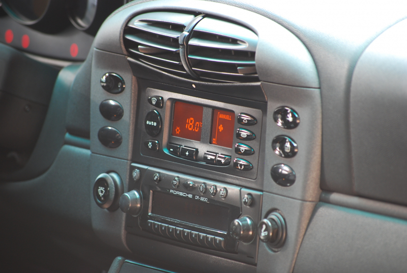 ポルシェ 911(Type996) ｶﾚﾗ ﾃｨﾌﾟﾄﾛﾆｯｸS　1ｵｰﾅｰ 正規ﾃﾞｨｰﾗｰ車 左H 黒革ｼｰﾄ ﾘｸﾗｲﾆﾝｸﾞﾊﾟﾜｰｼｰﾄ 純正ｵｰﾃﾞｨｵ ｷｾﾉﾝ 純正ﾀｰﾎﾞﾙｯｸ18AW 記録/車載品多数