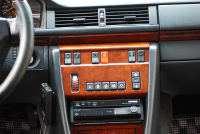 メルセデスベンツ Eクラス(ミディアム) 500E ﾎﾟﾙｼｪﾗｲﾝ　後期仕様 LTD仕様17ｲﾝﾁAW 黒革ｼｰﾄ ｻﾝﾙｰﾌ 4人乗り ﾅﾋﾞTV ｷｾﾉﾝ 左H